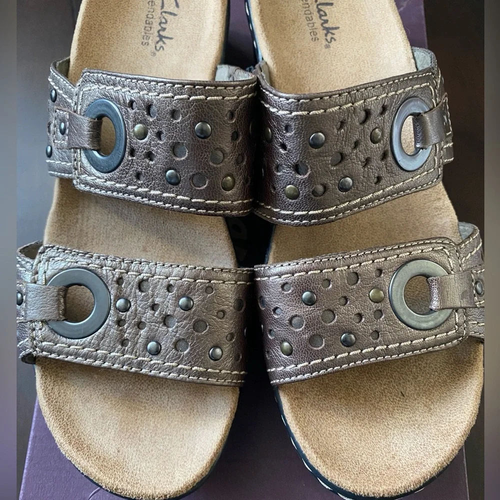Clarks Pewter Sandals - Picture 7 of 8